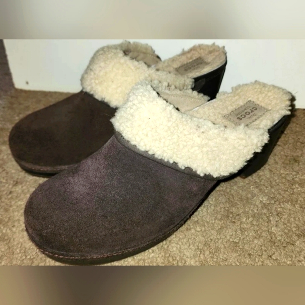 Sherpa Lined Crocs Dark Brown Suede Heeled Mules Clogs Faux Fur Sze 9 - Picture 2 of 8
